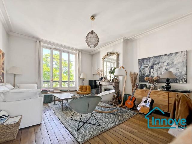 Appartement de luxe de 4 pièces en location à Versailles, France