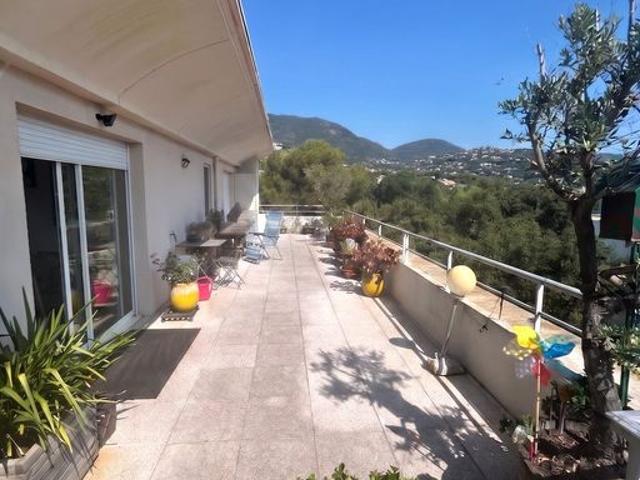 Appartement de prestige de 91 m2 en vente Cavalaire sur Mer, Provence Alpes Côte d'Azur