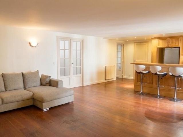 Appartement de luxe de 4 pièces en vente à Canal Saint Martin, Château d’Eau, Porte Saint Denis, France