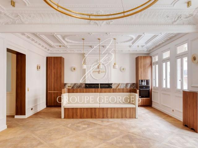 Appartement de luxe de 4 pièces en vente à Champs Elysées, Madeleine, Triangle d’or, Paris, Île de France