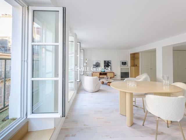 Appartement de luxe de 4 pièces en vente à Chatelet les Halles, Louvre Tuileries, Palais Royal, Paris, Île de France