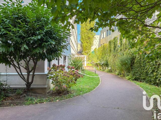 Appartement de luxe de 4 pièces en vente à Buttes Chaumont, Villette, Bas Belleville, France