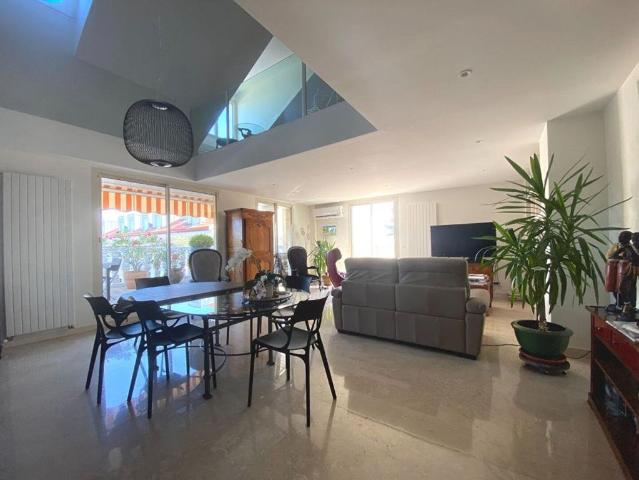 Appartement de luxe de 4 pièces en vente à Lyon, France
