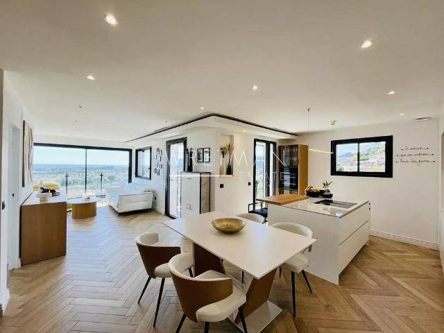 Appartement de luxe de 4 pièces en vente à Mandelieu, France