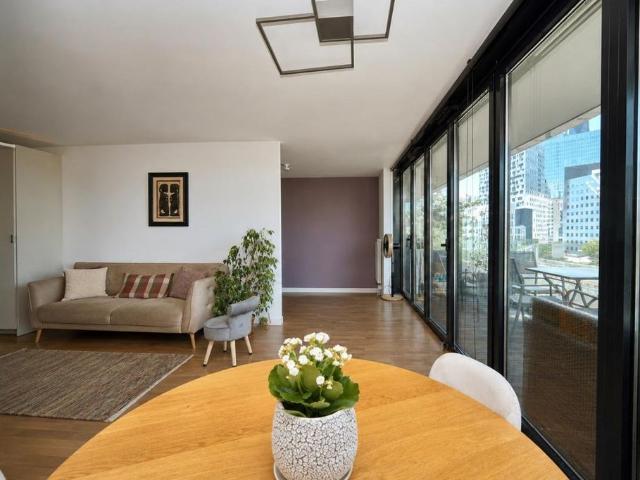 Appartement de luxe de 4 pièces en vente à Nanterre, France
