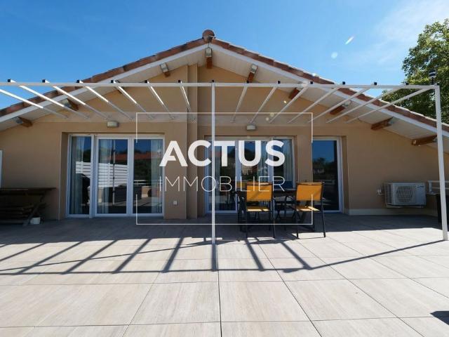 Appartement de luxe de 4 pièces en vente à Salon de Provence, France