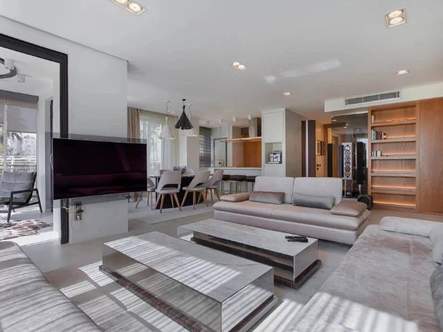 Appartement de luxe de 4 pièces en vente à Pantin, Île de France
