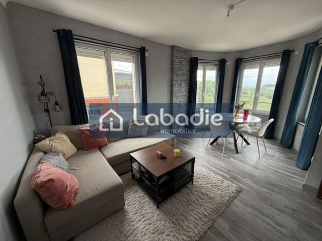 Appartement de luxe de 4 pièces en vente à Vire, France
