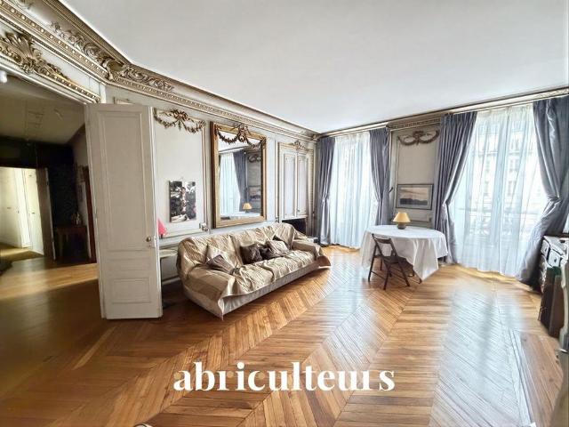 Appartement de luxe de 5 pièces en vente à Canal Saint Martin, Château d’Eau, Porte Saint Denis, France