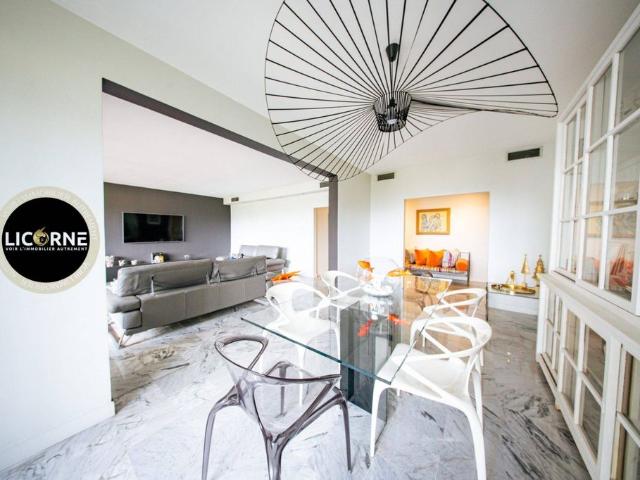 Appartement de luxe de 5 pièces en vente à Marseille, France
