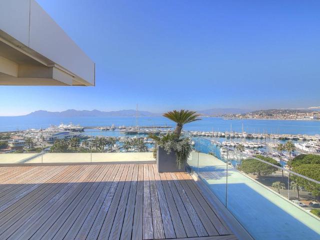 Appartement de luxe de 5 chambres en vente à Cannes, France