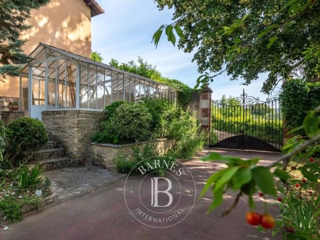 Appartement de luxe de 6 pièces en vente à Châtillon, France