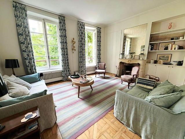 Appartement de luxe de 72 m2 en vente Tour Eiffel, Invalides – Ecole Militaire, Saint Thomas d’Aquin, France