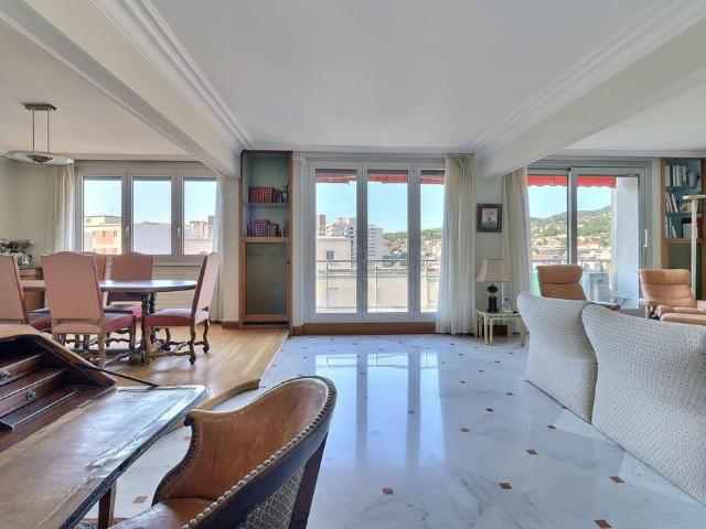 Appartement de luxe de 7 pièces en vente à Clermont Ferrand, France