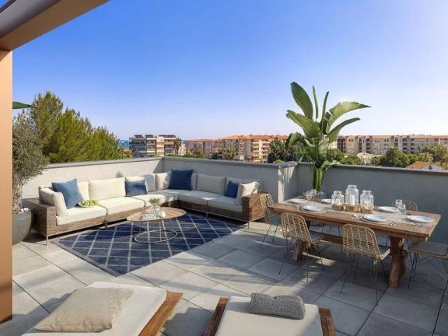 Appartement de luxe de 84 m2 en vente Juan les Pins, Provence Alpes Côte d'Azur