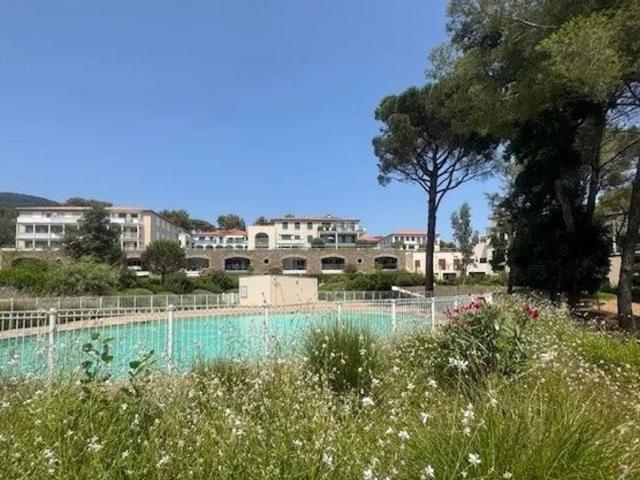Appartement de luxe de 82 m2 en vente Cavalaire sur Mer, Provence Alpes Côte d'Azur