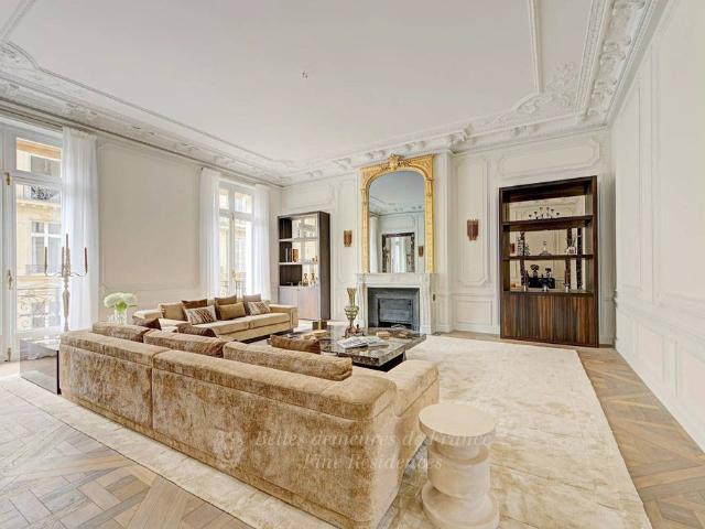 Appartement de luxe de 8 pièces en vente à Champs Elysées, Madeleine, Triangle d’or, Paris, Île de France