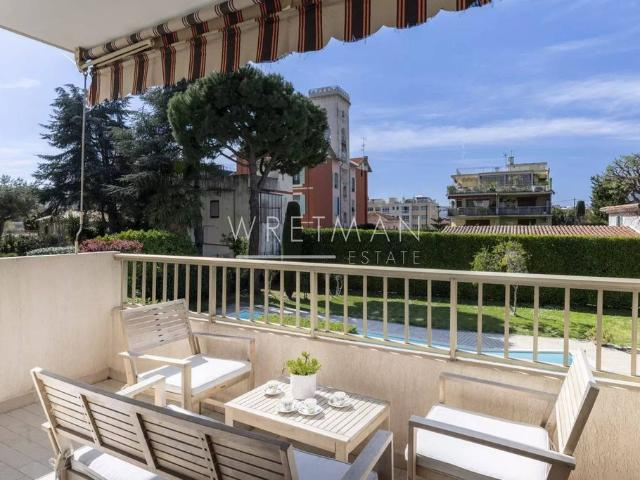 Appartement de 3 chambres de luxe en vente à Saint Laurent du Var, France