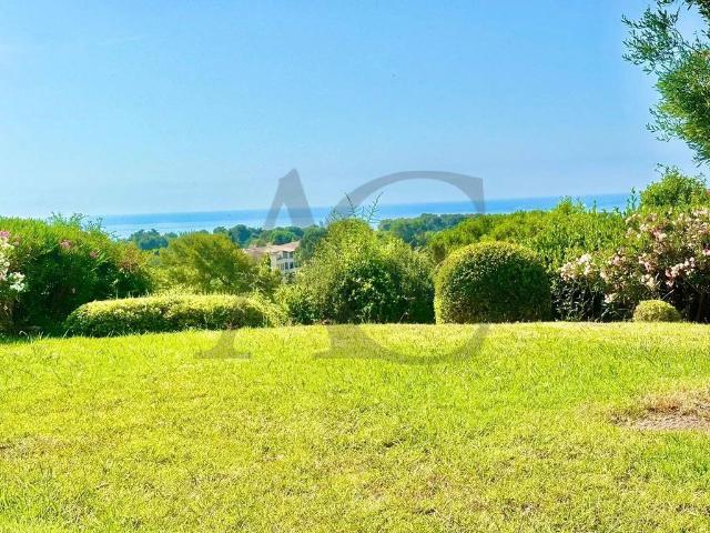 Appartement de luxe en location à Villeneuve Loubet, Provence Alpes Côte d'Azur