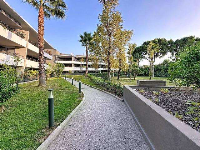 Appartement de luxe en vente à Villeneuve Loubet, Provence Alpes Côte d'Azur