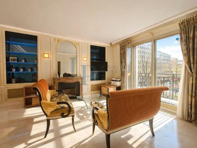 Appartement de luxe 1 chambres en vente à Champs Elysées, Madeleine, Triangle d’or, France