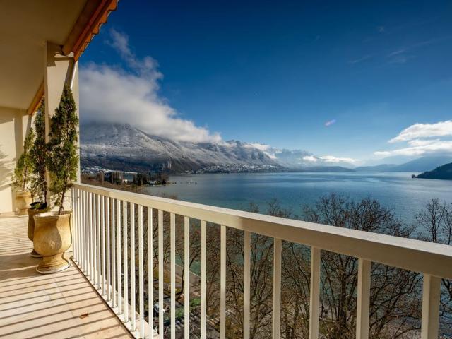 Appartement de luxe 2 chambres en location à Annecy, Auvergne Rhône Alpes