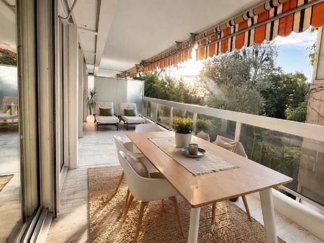 Appartement de luxe 2 chambres en vente à Antibes, Provence Alpes Côte d'Azur