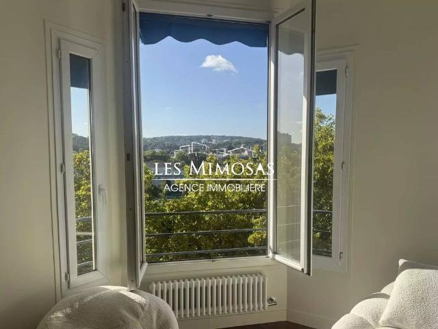 Appartement de luxe 2 chambres en vente à Boulogne Billancourt, France
