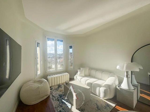 Appartement de luxe 2 chambres en vente à Boulogne Billancourt, France