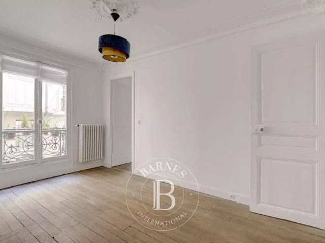 Appartement de luxe 2 chambres en vente à Chatelet les Halles, Louvre Tuileries, Palais Royal, Paris, Île de France