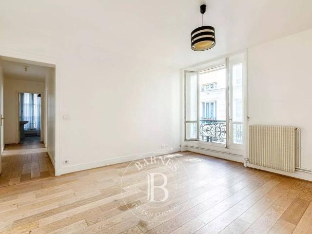 Appartement de luxe 2 chambres en vente à Champs Elysées, Madeleine, Triangle d’or, Paris, Île de France