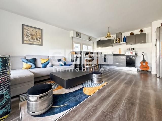 Appartement de luxe 2 chambres en vente à Courbevoie, France