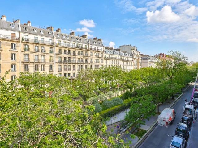 Appartement de luxe 2 chambres en vente à Monceau, Courcelles, Ternes, Paris, Île de France
