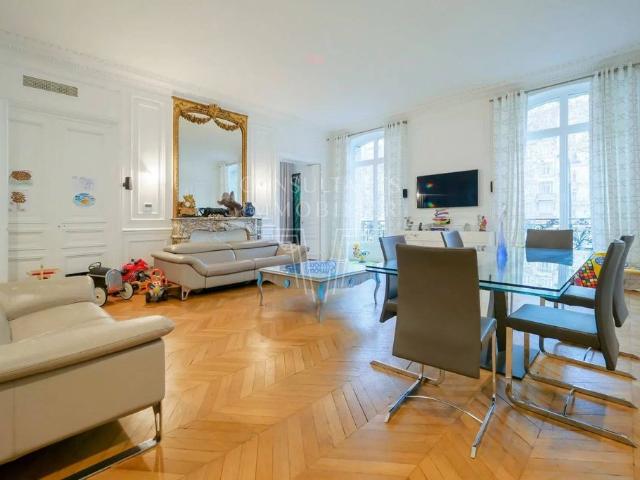 Appartement de luxe 2 chambres en vente à Monceau, Courcelles, Ternes, Paris, Île de France