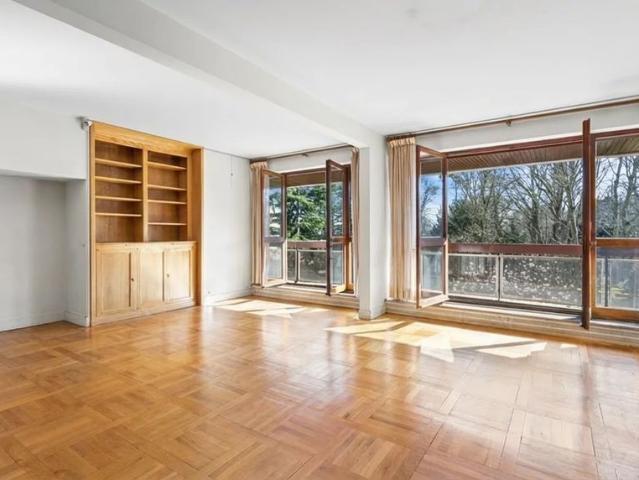 Appartement de luxe 2 chambres en vente à Saint Cloud, Île de France