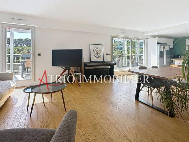 Appartement de luxe 2 chambres en vente à Saint Laurent du Var, France