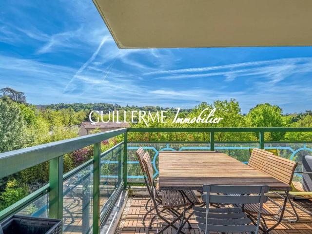 Appartement de luxe 3 chambres en vente à Tassin la Demi Lune, France