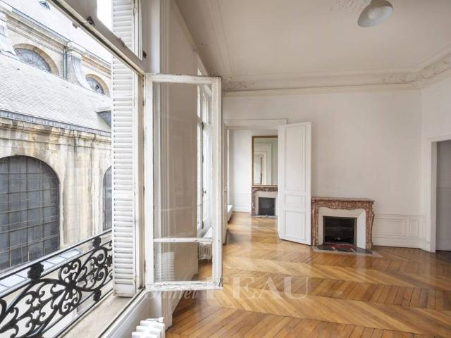 Appartement de luxe 3 chambres en vente à Chatelet les Halles, Louvre Tuileries, Palais Royal, Paris, Île de France