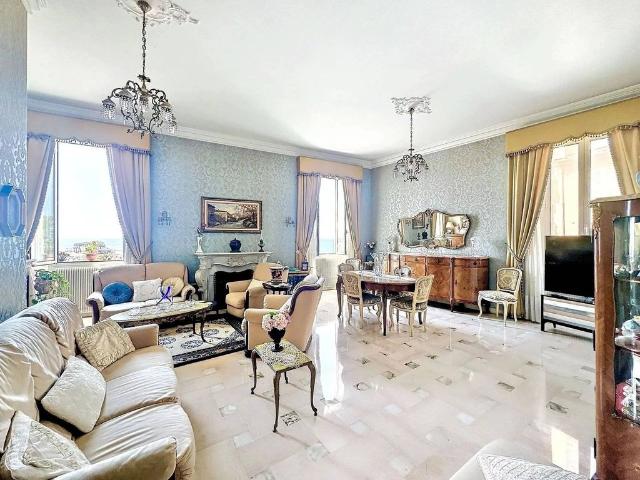 Appartement de luxe 3 chambres en vente à Menton, Provence Alpes Côte d'Azur