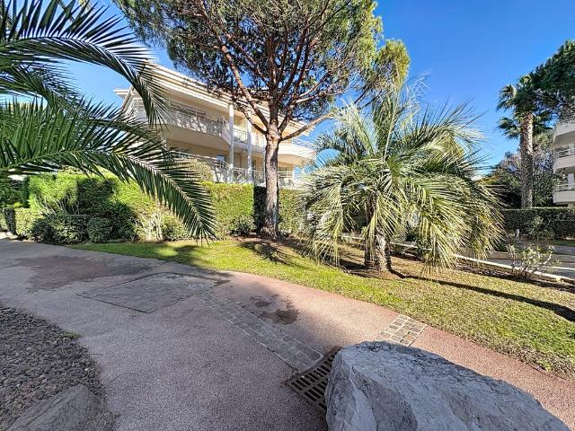 Appartement de luxe 3 chambres en vente à Saint Raphaël, Provence Alpes Côte d'Azur