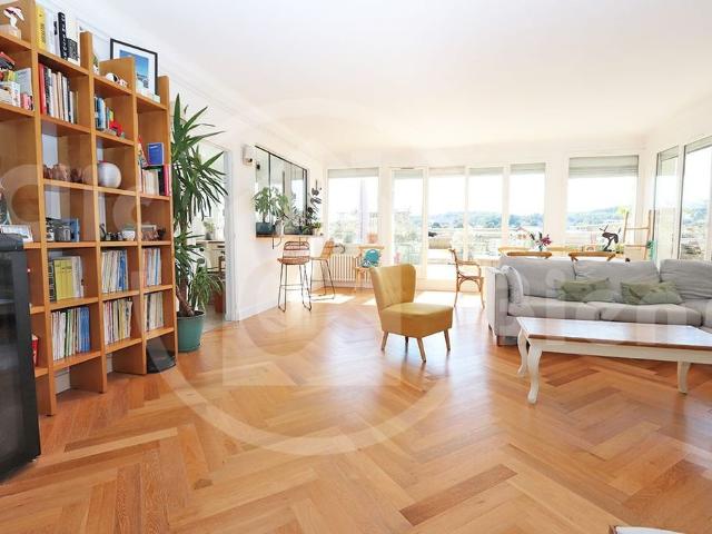 Appartement de luxe 4 chambres en vente à Viroflay, France