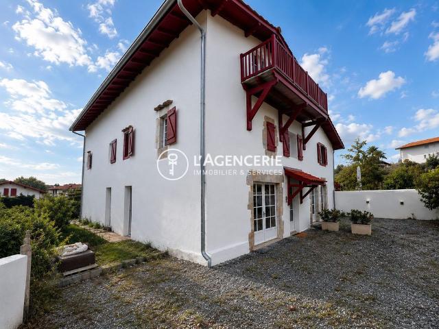 Appartement de luxe 4 chambres en vente à Ahetze, France