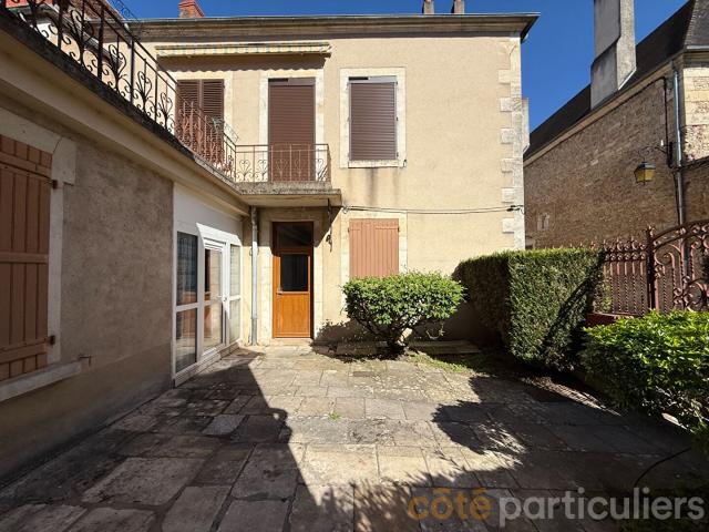 Appartement de plain pied avec cour