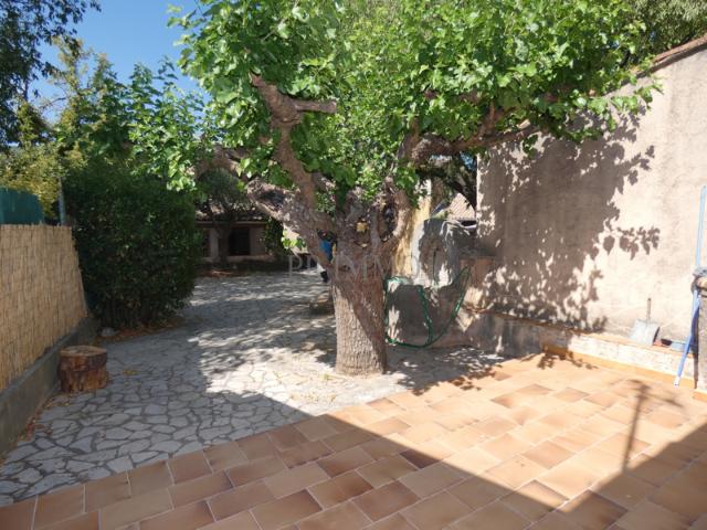 APPARTEMENT DE PLAIN PIED SUR 234 M2 DE TERRAIN AVEC GARAGE