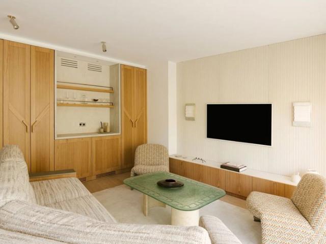 Appartement de prestige 94 m² – Rénové meublé avec balcon – Paris 7
