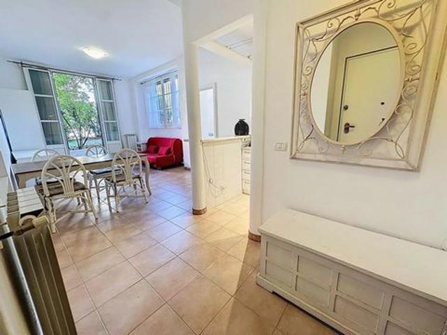 Appartement deux pièces élégant dans une villa du XIXe siècle