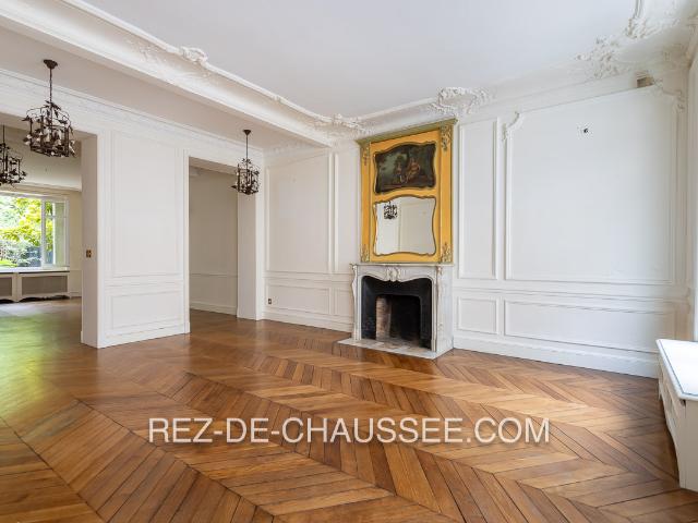 APPARTEMENT DE PRESTIGE AVEC JARDIN