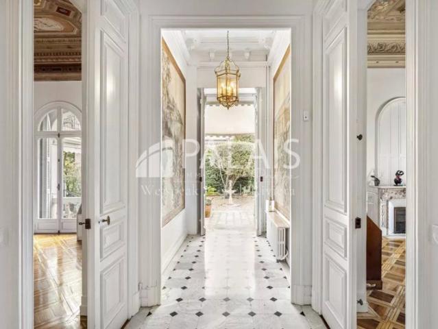 APPARTEMENT DE PRESTIGE AVEC JARDIN VUE MER PROCHE FRANCK PILATTE ET MER