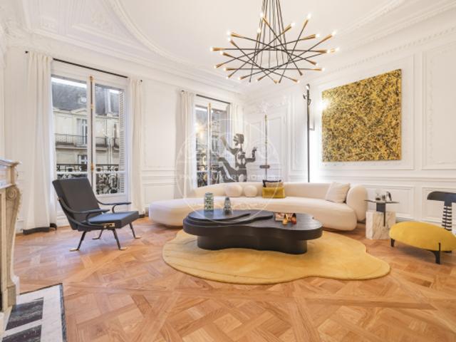 Appartement de prestige dans le triangle d'or !