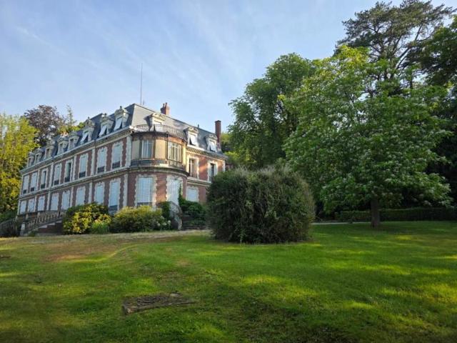 Appartement de prestige dans un château du XIXe siècle – 152 m²